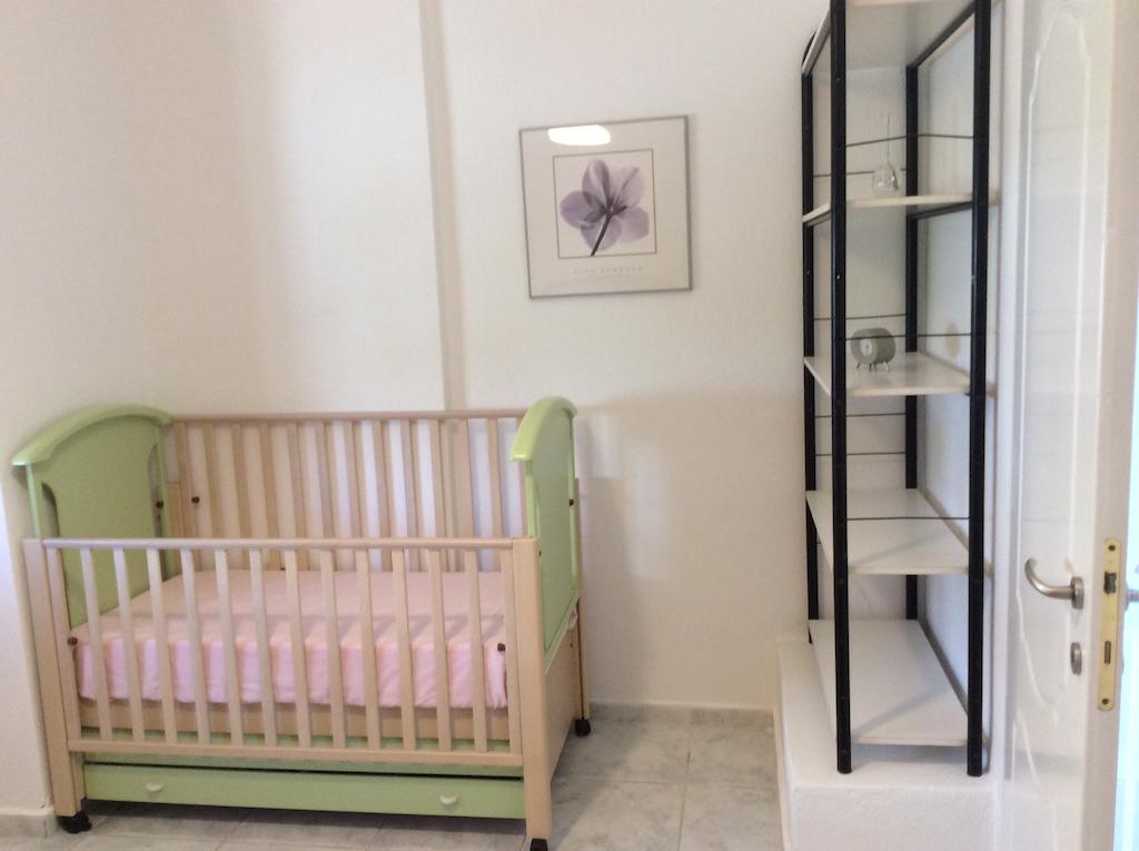 Red House Villa Gerakini Room photo